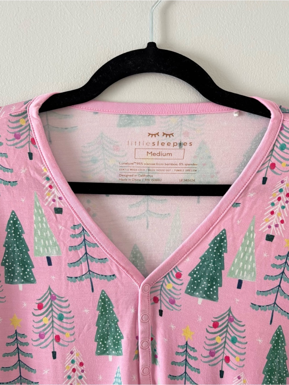 Little Sleepies Women’s Pink Twinkling Trees Bamboo Pajama Top Christmas - Picture 3 of 4
